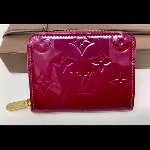 Louis Vuitton Women’s Magenta Card Holder